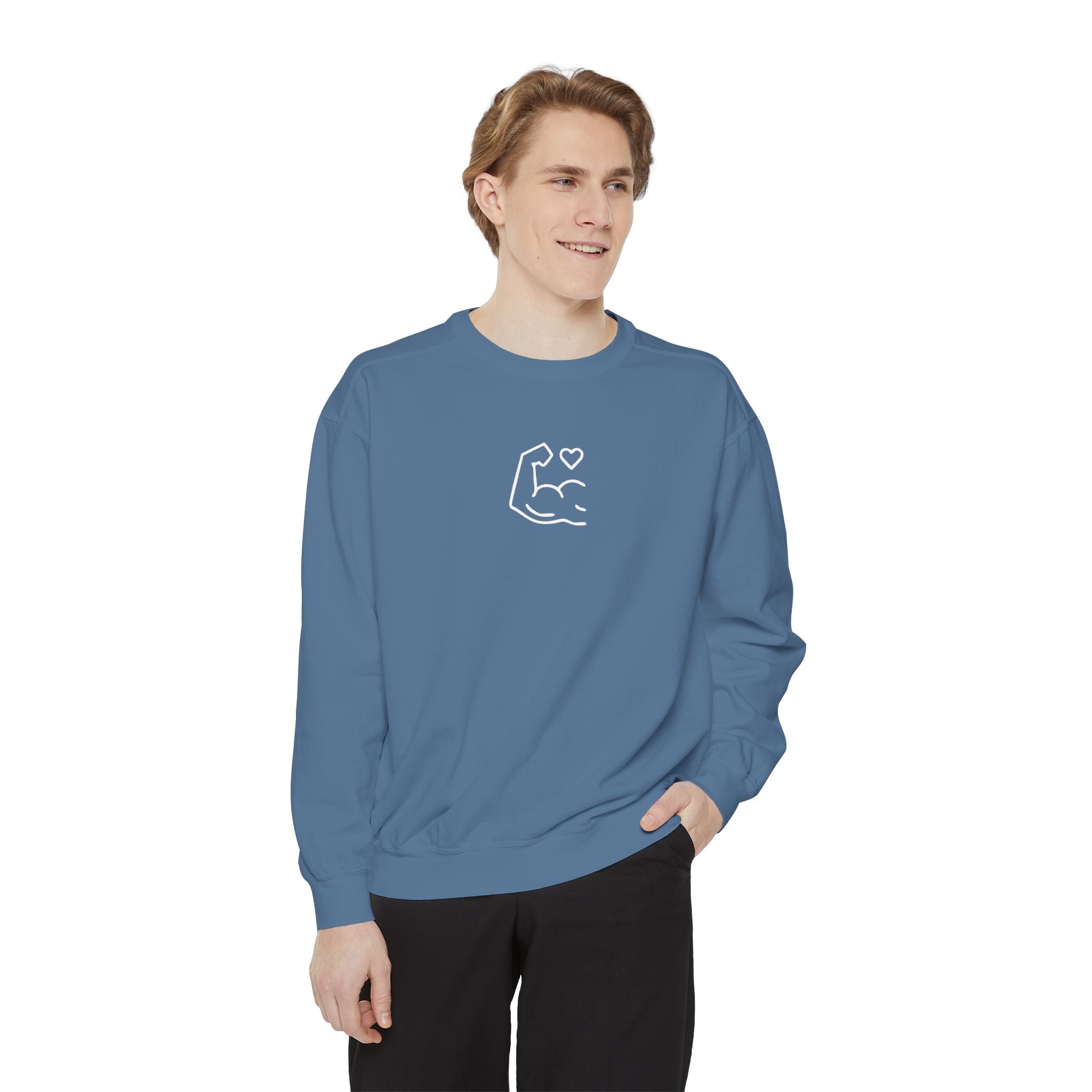 Flex & Love Sweatshirt – Minimal Gym Heart Edition